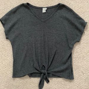 women’s grey top